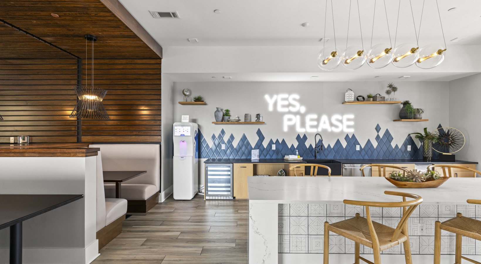 Resident Kitchen & Coworking Resident Kitchen & Coworking